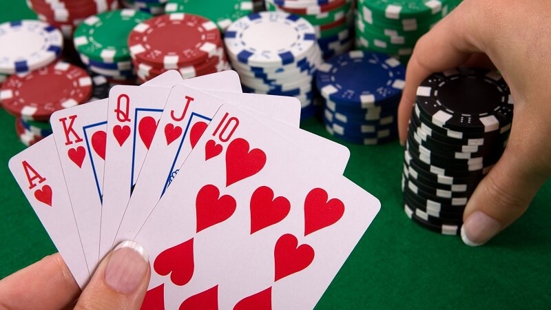 Hướng dẫn cách chơi Straight Flush hiệu quả trong poker