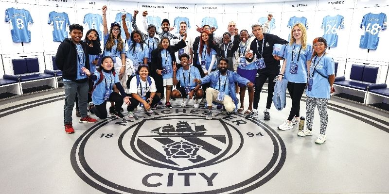Người hâm mộ Manchester City thế nào? Khám phá biệt danh Citizens