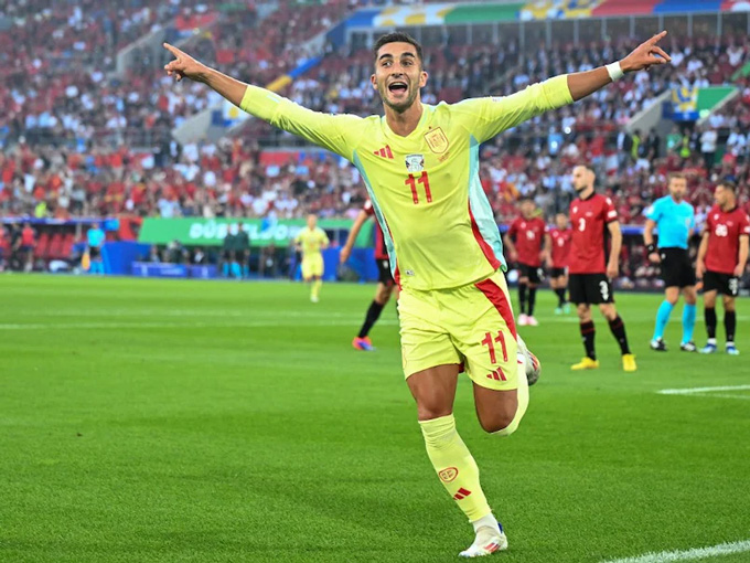 Ferran Torres: ngôi sao trẻ sáng giá của bóng đá Tây Ban Nha