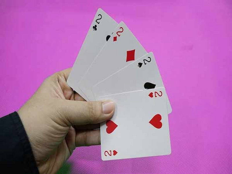 Cách Dụ Heo Đỏ Để Chặt Giúp Bạn Chiến Thắng Trong Game Bài