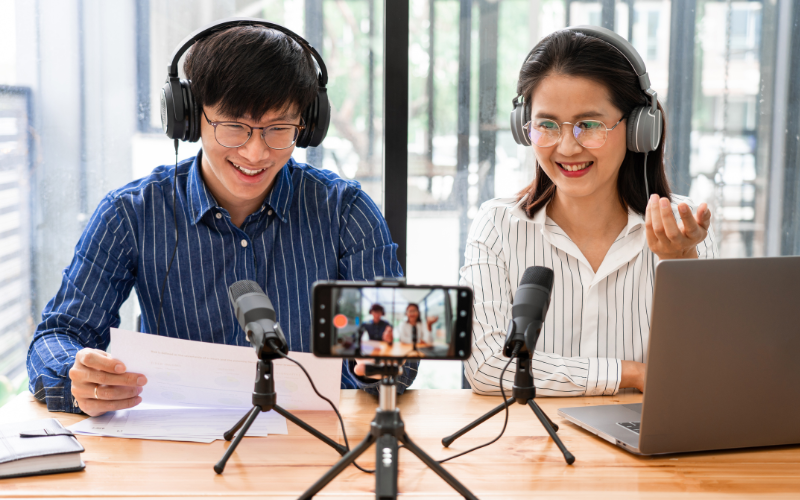 Livestreaming là gì? Mô tả công việc, mức lương chi tiết