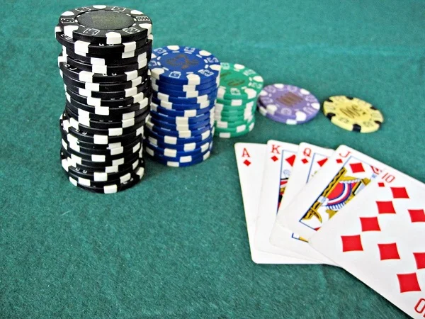 Check Raise trong Poker là gì? Khám phá tuyệt chiêu chơi Poker