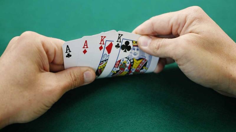 Luật Chơi Omaha Poker Và Các Thuật Ngữ Quan Trọng Cần Ghi Nhớ