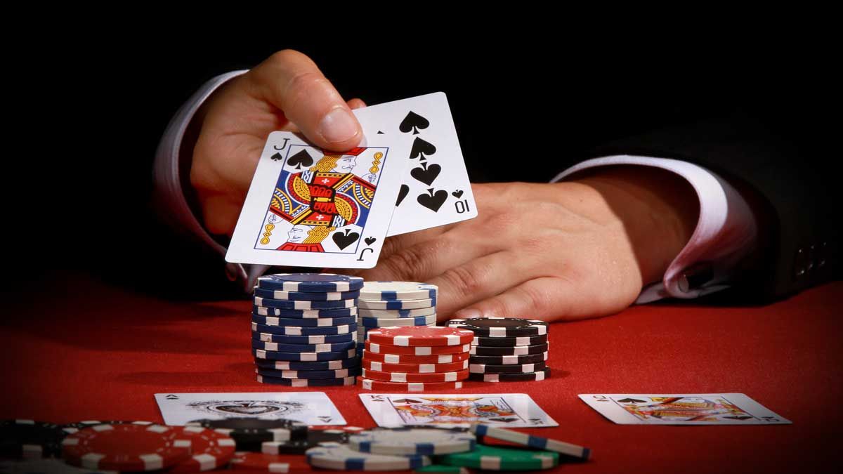 Luật Chơi Omaha Poker Và Các Thuật Ngữ Quan Trọng Cần Ghi Nhớ