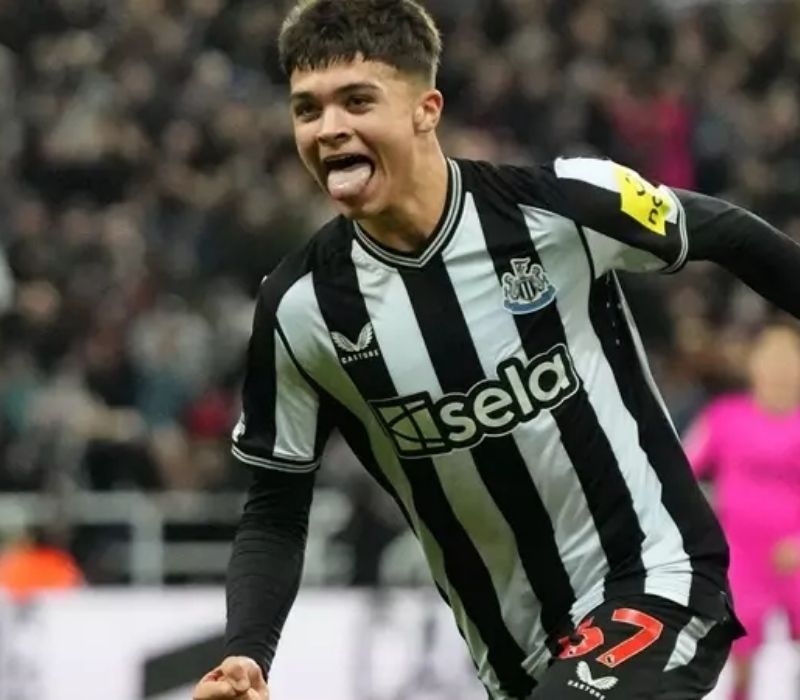 Tiểu sử cầu thủ Lewis Miley số áo, đội tuyển, clb hiện tại