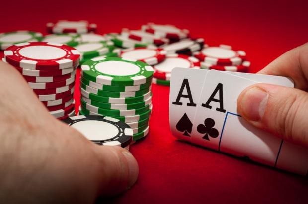 Hướng Dẫn Cách Chơi Poker Chi Tiết Từ A Đến Z Cho Người Mới