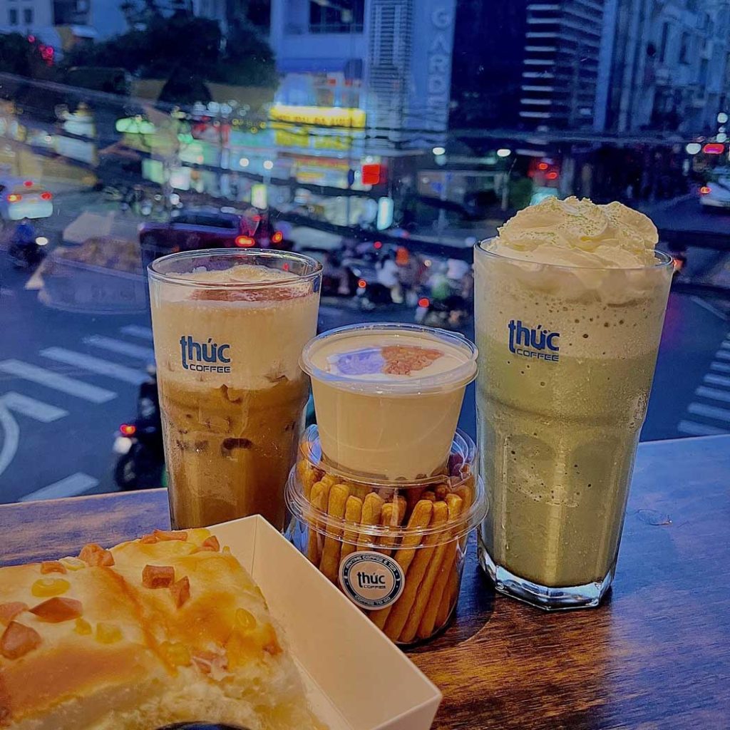 Thức Coffee - Địa điểm quen thuộc của những cú đêm Sài Gòn