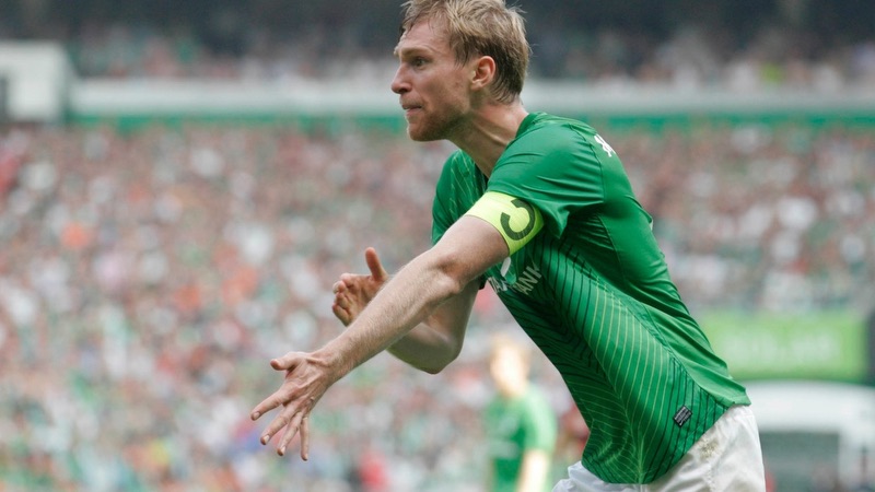 Sau đó cũng để lại ấn tượng của mình Cầu thủ Per Mertesacker - "Cây sào" và sự tận tụy ở Arsenal